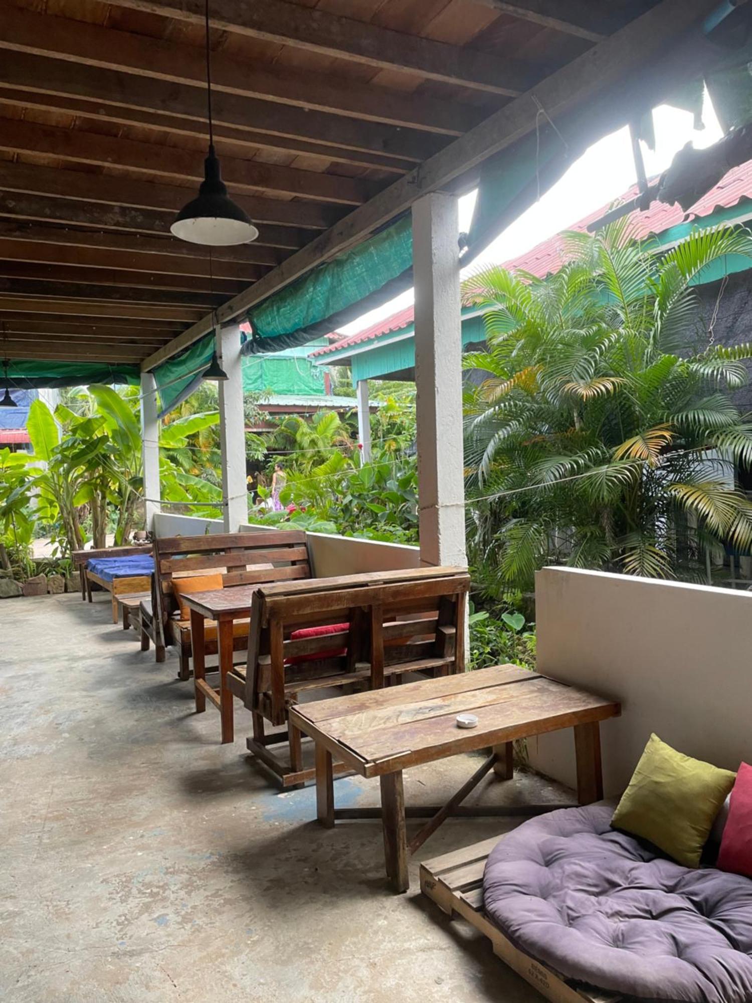 The Hornbill Hostel Ko Rong Sanloem Eksteriør bilde