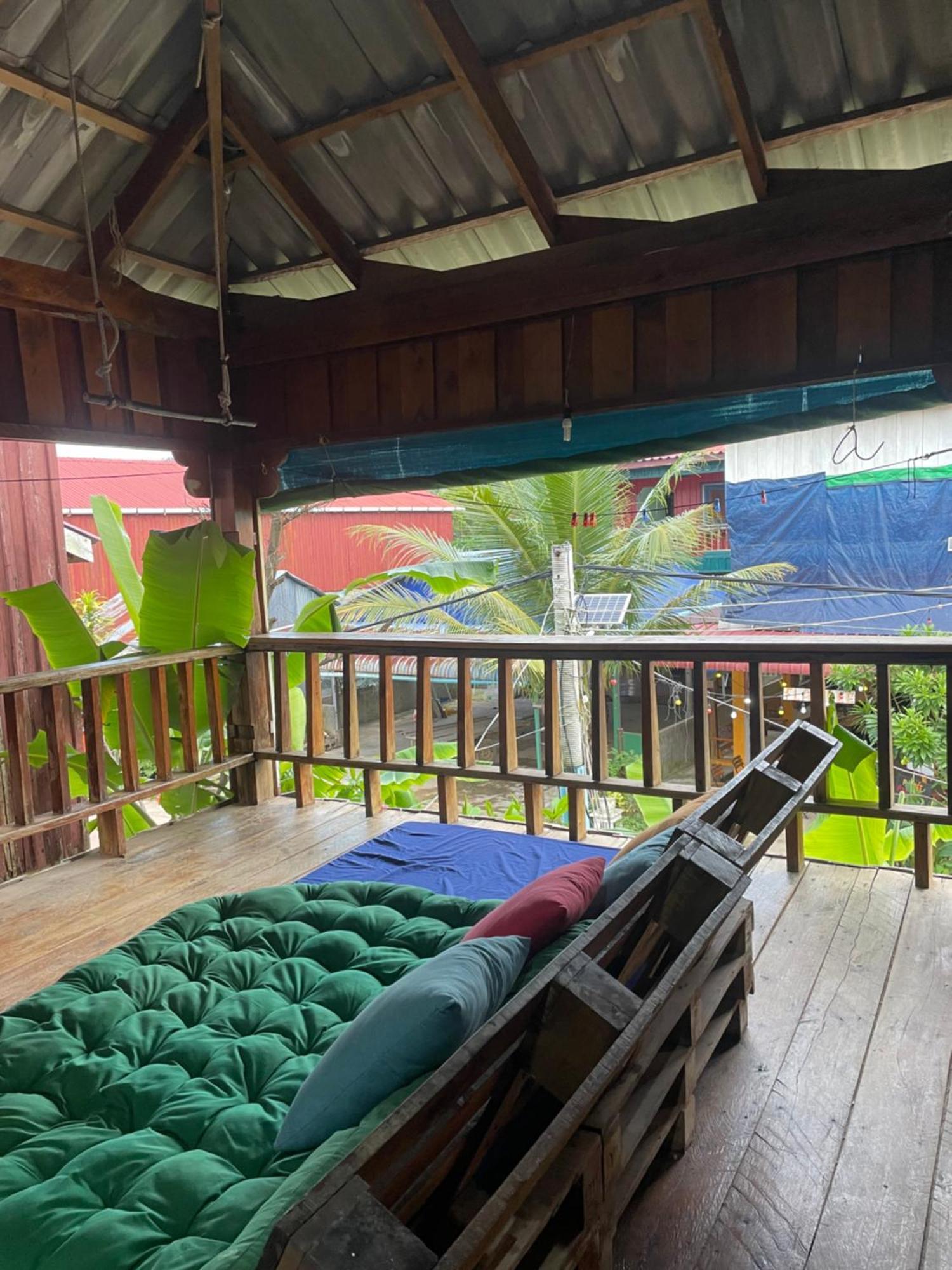 The Hornbill Hostel Ko Rong Sanloem Eksteriør bilde